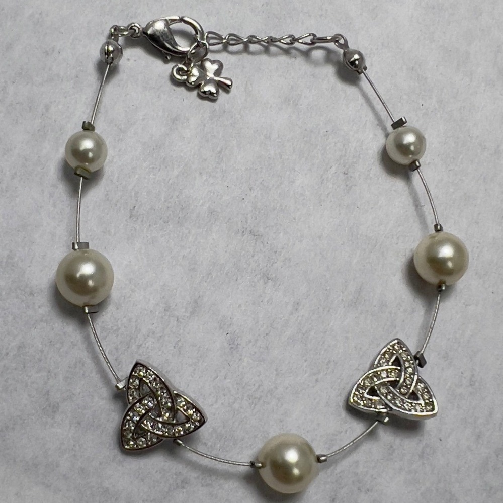 Silver Tone Pearl Celtic Knot‎ Charm Bracelet Clover Clasp Triquetra Delicate 8"